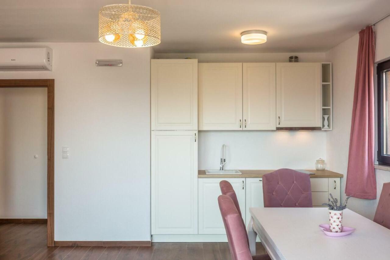 Apartmani Arapovic Baška Voda Exteriör bild